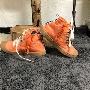 Cat &‎ Jack kid tennis shoes size 9 orange